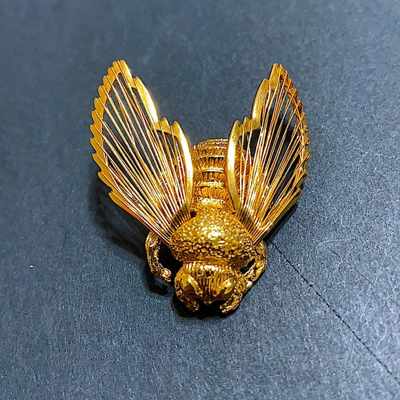 🖤VTG💕MONET Cicada design brooch - Picture 3 of 13